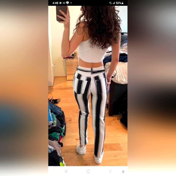 Urban Outfitters💨 - Picture 3 of 3